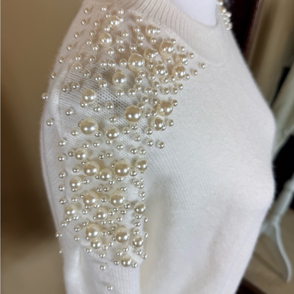 Elegant Pearl-Embellished White Sweater size medium - Picture 4 of 9